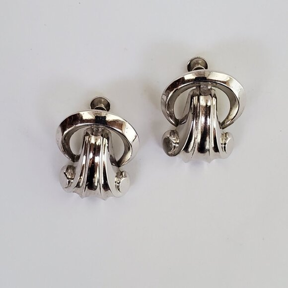 Unique Vintage Coro Silver Tone Door Knocker Screw Back Earrings - Picture 7 of 9